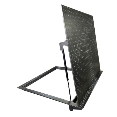 Люк с утепленной рифленой дверью со скрытыми петлями, амортизаторами и замком